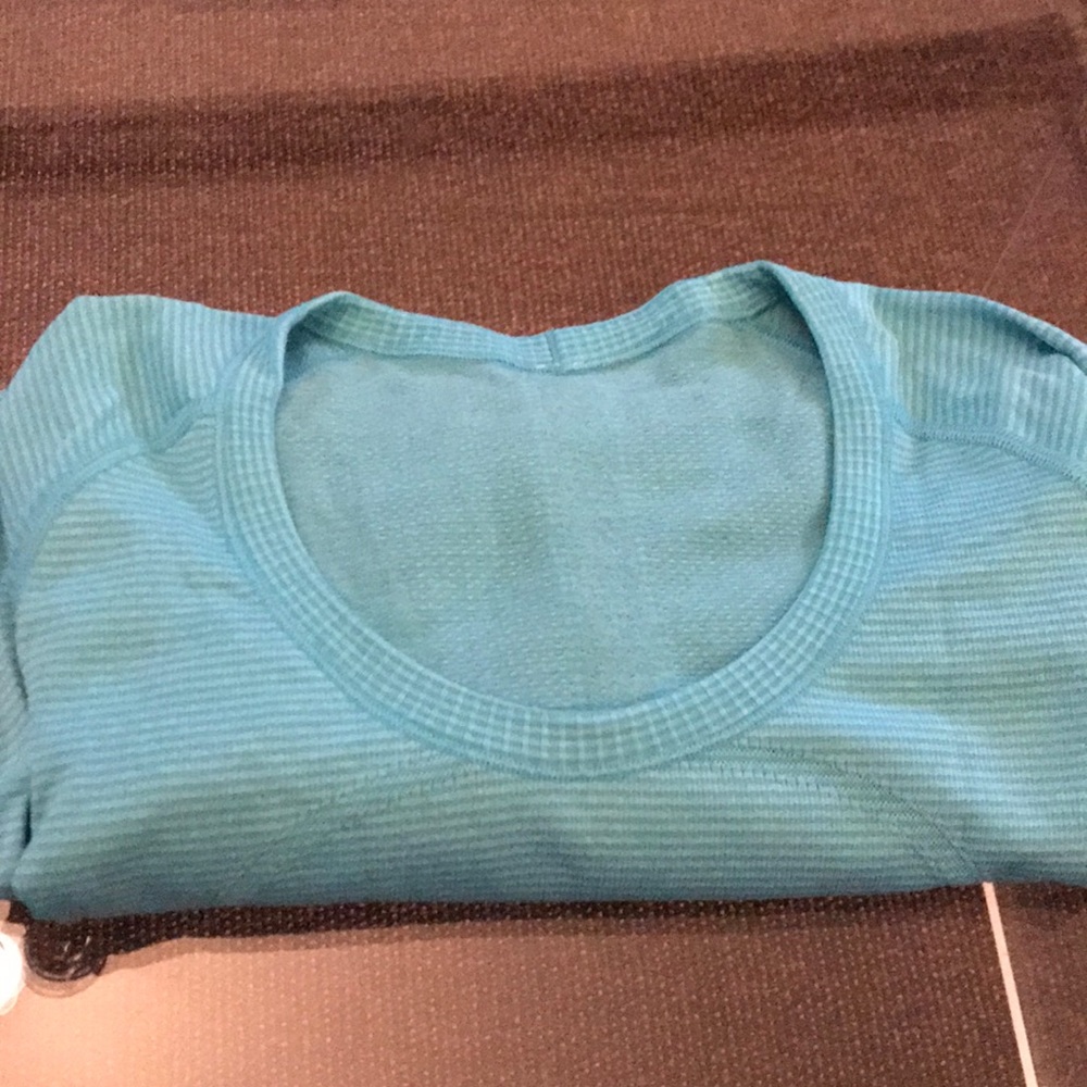 Turquoise Lululemon long sleeve shirt